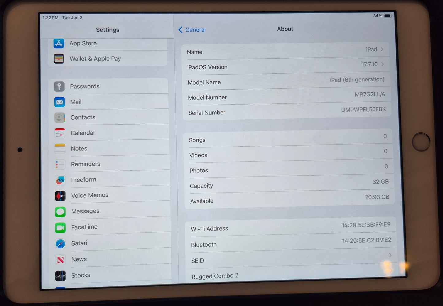 iPad 5th Generation (Used Like New)